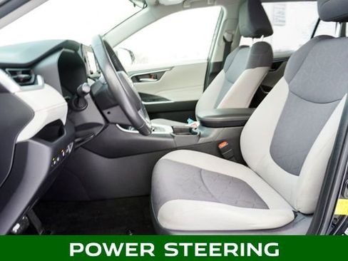 Used 2020 Toyota RAV4 XLE image 13