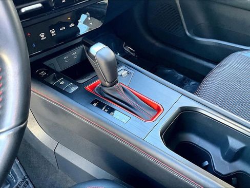 Used 2025 Nissan Kicks SR image 19