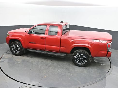 Used 2020 Toyota Tacoma TRD Sport image 32