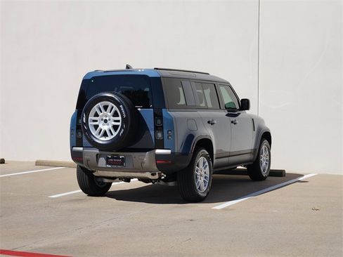 Used 2026 Land Rover Defender 110 S image 4