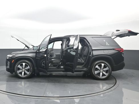 Used 2023 Chevrolet Traverse LT w/ LT Premium Package image 37