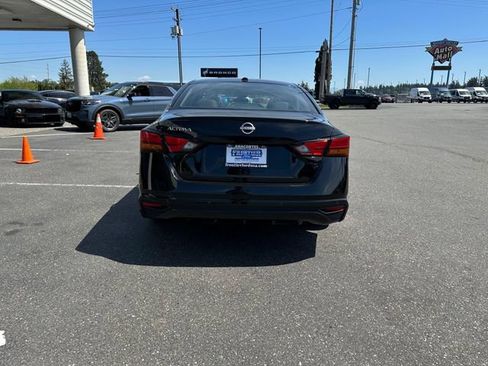 Used 2025 Nissan Altima 2.5 SV FWD image 3