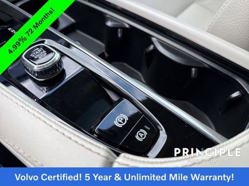 Certified 2025 Volvo XC90 B5 Core w/ Protection Package Premier image 19
