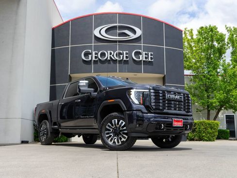 New 2026 GMC Sierra 2500 Denali Ultimate w/ Max Trailering Package AWD/4WD image 1