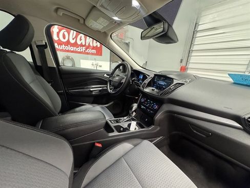 Used 2019 Ford Escape SE image 10