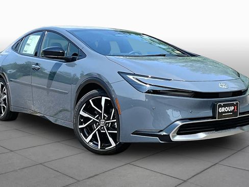 New 2026 Toyota Prius Plug-In Hybrid FWD image 2