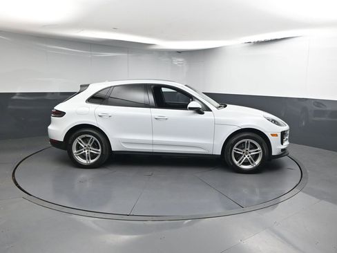 Used 2020 Porsche Macan AWD/4WD image 24