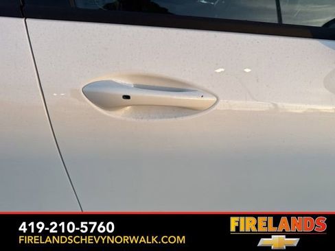 New 2026 Chevrolet Trax ACTIV w/ Sunroof Package image 17