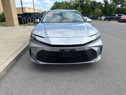 Used 2025 Toyota Camry LE FWD image 7