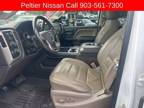 Used 2016 GMC Sierra 2500 Denali w/ Duramax Plus Package AWD/4WD image 9
