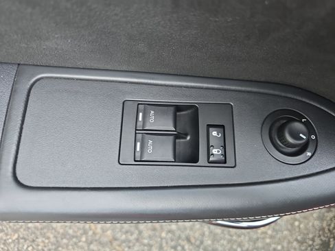 Used 2009 Dodge Challenger SRT8 w/ SRT Option Group II RWD image 27