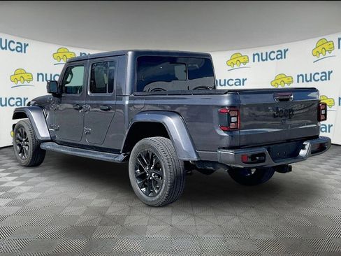 Used 2021 Jeep Gladiator Overland image 4
