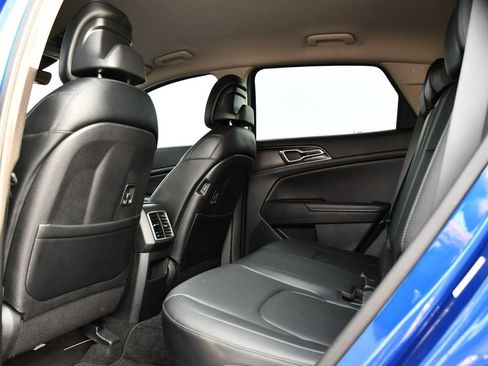 Used 2023 Kia Sportage EX FWD image 22