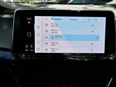 Used 2024 Volkswagen Atlas Cross Sport SE image 18