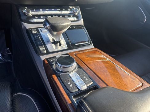 Used 2018 Genesis G90 3.3T Premium image 25