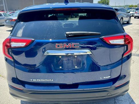 Used 2022 GMC Terrain SLE FWD image 4