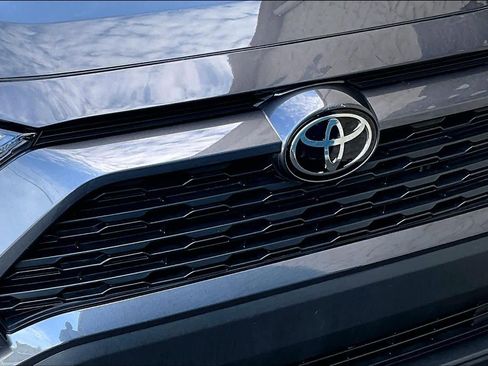 Certified 2024 Toyota RAV4 LE AWD/4WD image 29