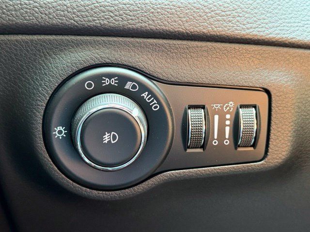 Used 2018 Jeep Compass Trailhawk w/ Leather Interior Group AWD/4WD image 25