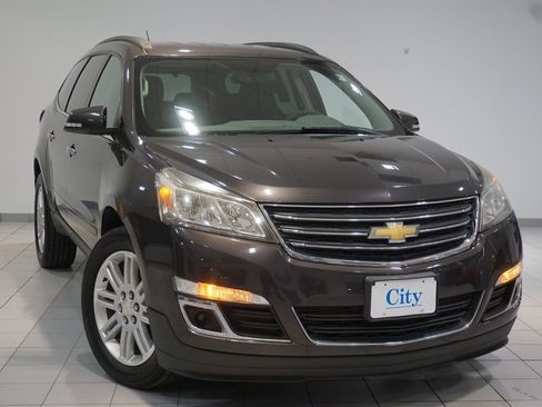 Used 2015 Chevrolet Traverse LT w/ Style and Technology Package image 4
