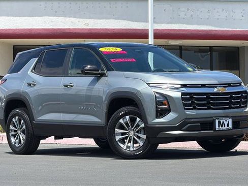 New 2026 Chevrolet Equinox LT w/ Convenience Package II FWD image 2