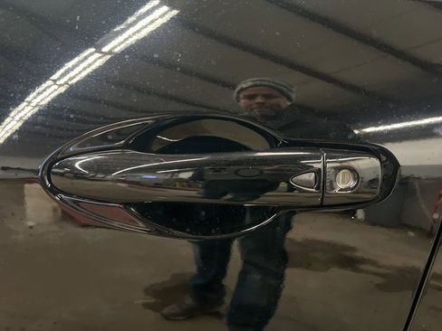 New 2025 Nissan Versa SR image 12