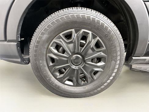 Used 2024 Ford Transit 350 XLT image 27