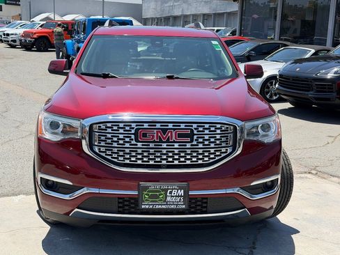 Used 2017 GMC Acadia Denali w/ Technology Package FWD image 4