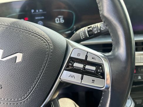 Certified 2024 Kia Telluride S w/ S Sunroof Package AWD/4WD image 19