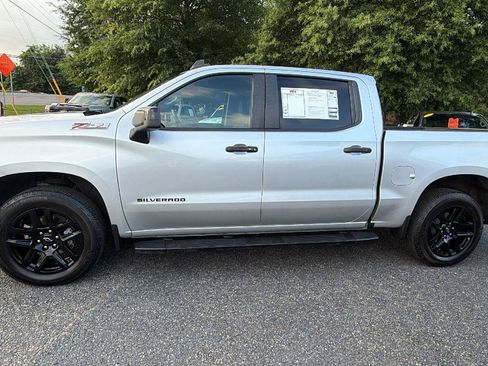 Used 2022 Chevrolet Silverado 1500 RST AWD/4WD image 11