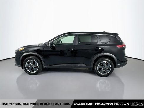 Certified 2025 Nissan Rogue SV FWD image 8