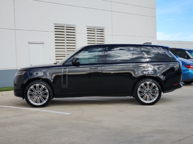 New 2027 Land Rover Range Rover Long Wheelbase SE AWD/4WD image 3