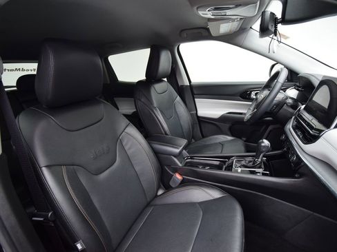 Used 2022 Jeep Compass Limited image 19