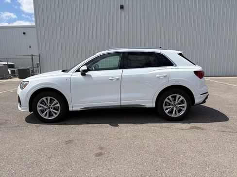 Used 2025 Audi Q3 2.0T Premium AWD/4WD image 2