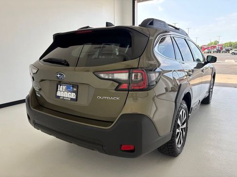 Used 2025 Subaru Outback Premium AWD/4WD image 19