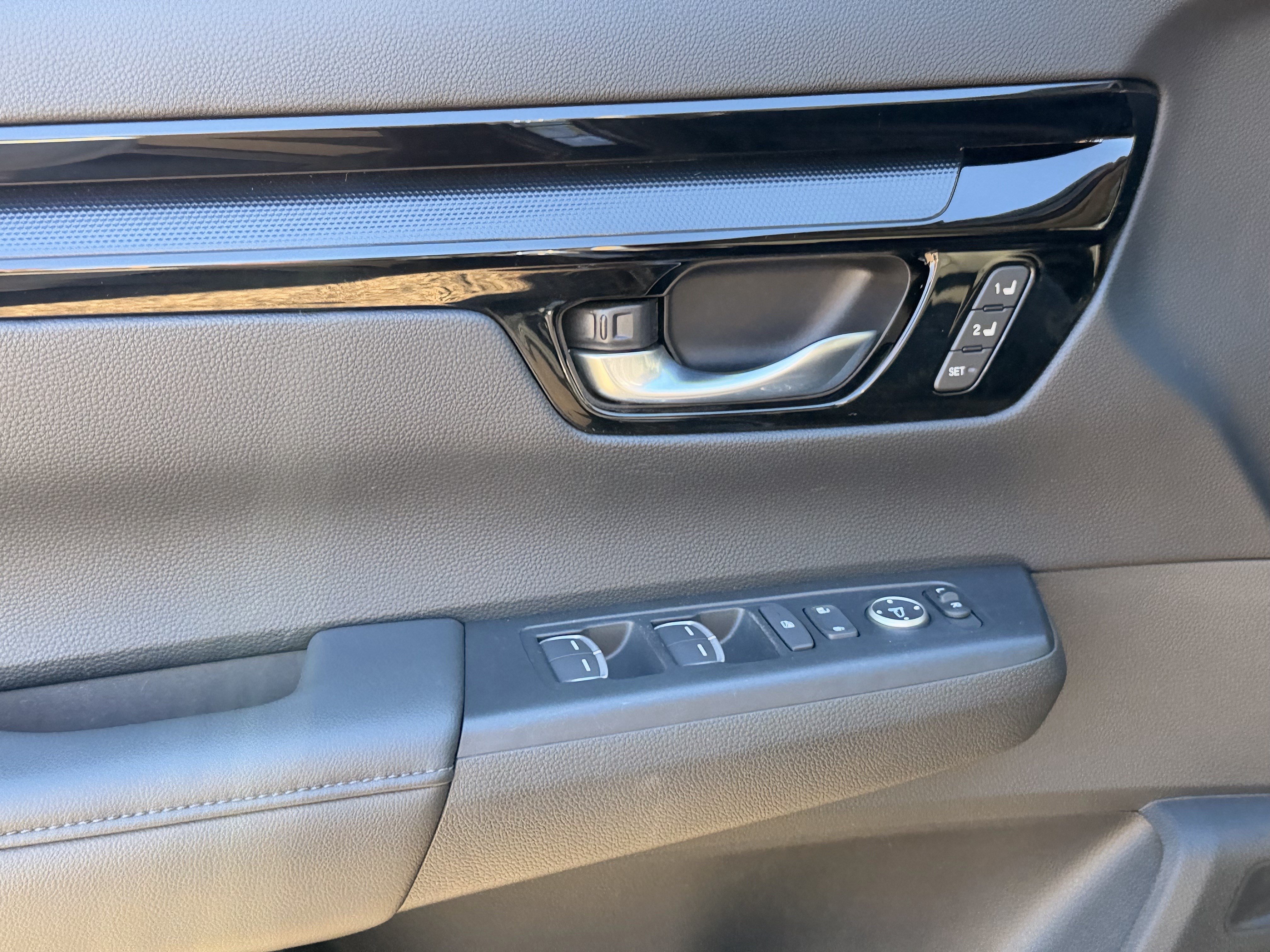 Used 2024 Honda CR-V EX-L image 11