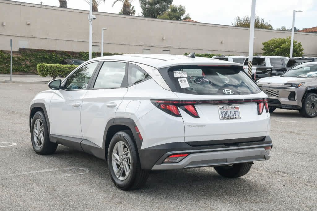 Used 2025 Hyundai Tucson SE FWD image 8