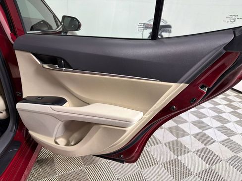 Used 2019 Toyota Camry LE w/ Sunroof Package image 17