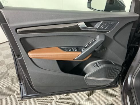 Used 2020 Audi Q5 e Premium Plus AWD/4WD image 20