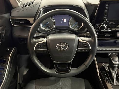 Certified 2022 Toyota Highlander Limited image 29