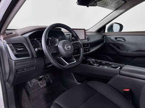 Used 2023 Nissan Rogue S AWD/4WD image 9