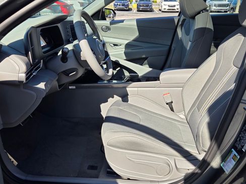 New 2026 Hyundai Elantra SEL Sport Premium FWD image 5