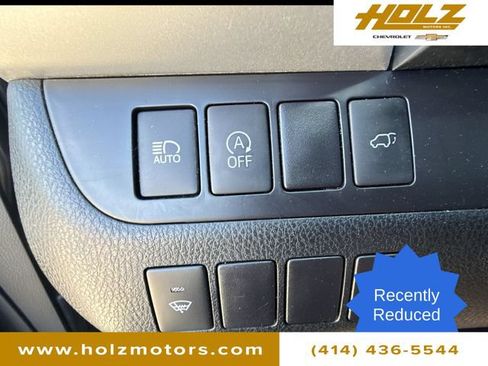 Used 2017 Toyota Highlander XLE AWD/4WD image 17
