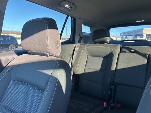 Used 2024 GMC Terrain SLE image 5