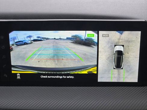 Certified 2025 Nissan Kicks SR image 17