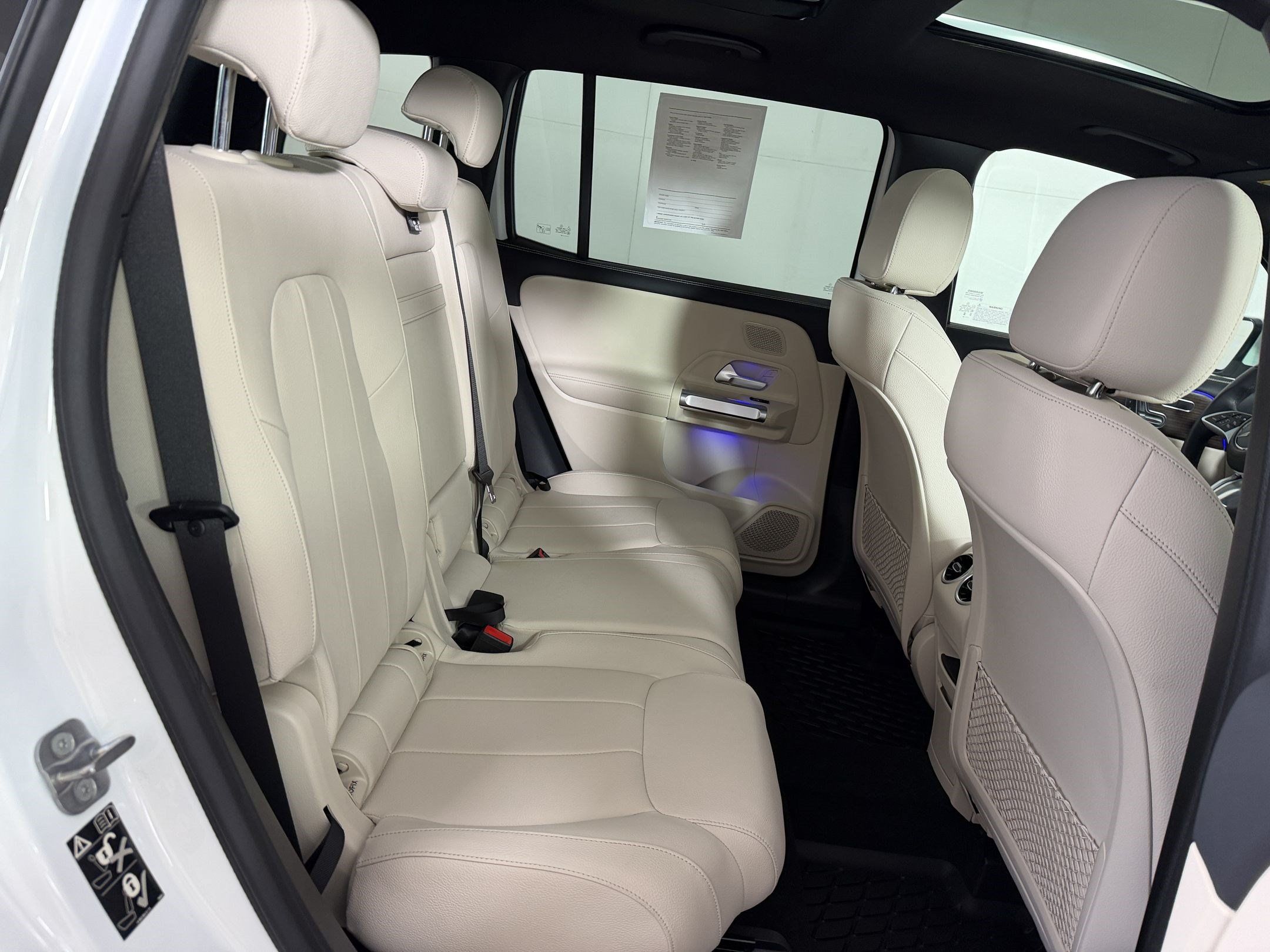Used 2025 Mercedes-Benz GLB 250 4MATIC image 30
