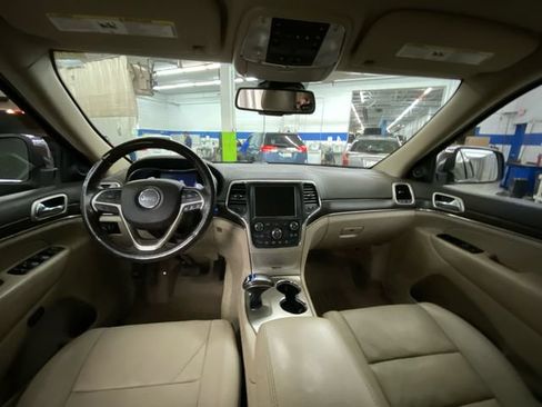 Used 2014 Jeep Grand Cherokee Overland AWD/4WD image 29