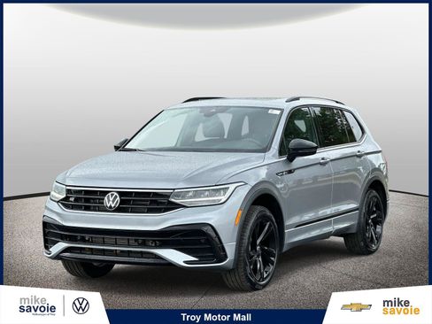 Used 2024 Volkswagen Tiguan SE R-Line AWD/4WD image 1