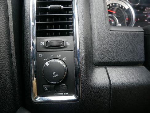 Used 2017 RAM 1500 Laramie image 26