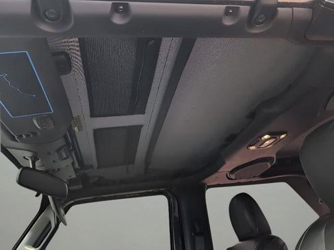 Used 2021 Jeep Wrangler Sport AWD/4WD image 18