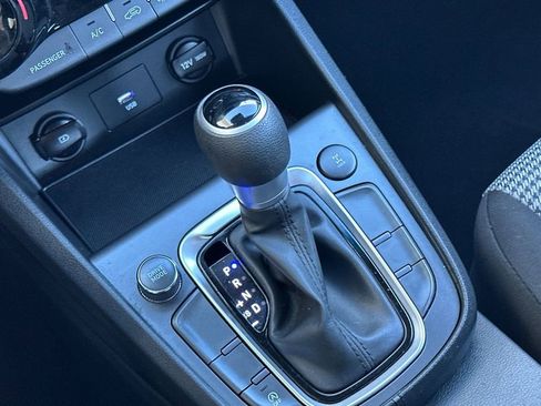 Used 2023 Hyundai Kona SE image 23